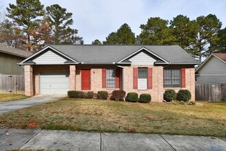 Building Photo - 721 Mathis Dr SE