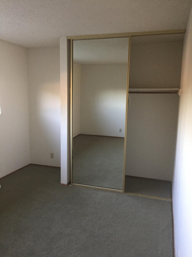 Building Photo - 105 Seton Way