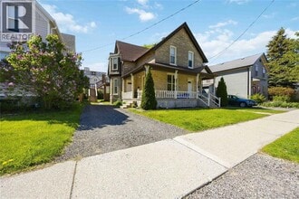 Building Photo - 263 Vidal St N