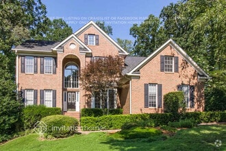 Building Photo - 7000 Weddington Brook Dr