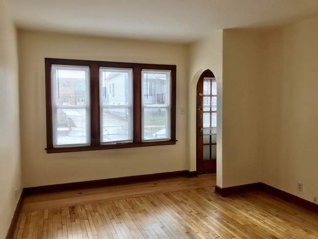 Foto del edificio - 3756 E Underwood Ave