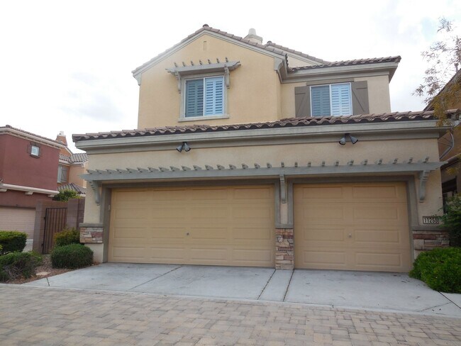 Foto del edificio - Guard Gated Traccia Community in Summerlin