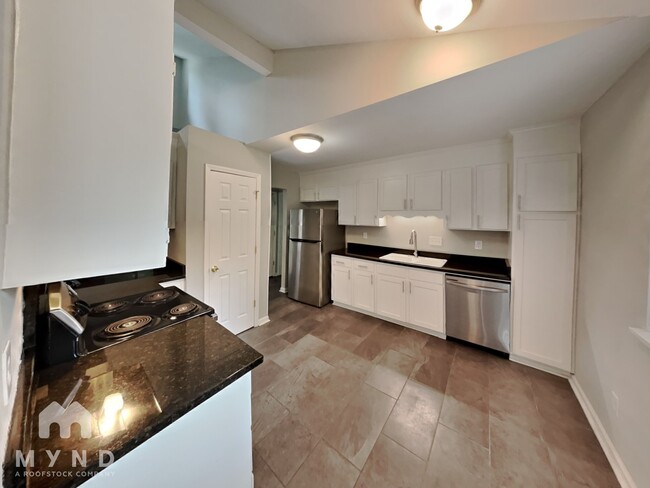 Foto del edificio - 7704 Stone Canyon Ln
