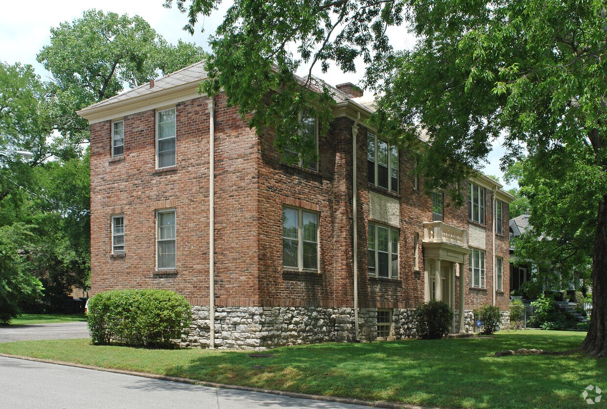 Building Photo - 2713 Belmont Blvd