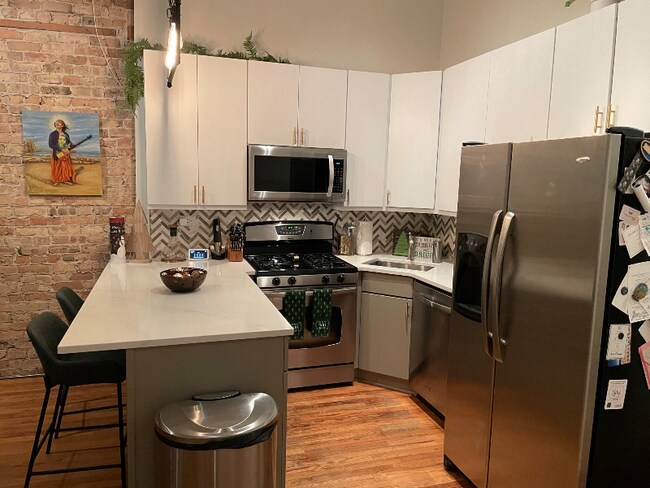 Foto del edificio - 1851 N Milwaukee Ave