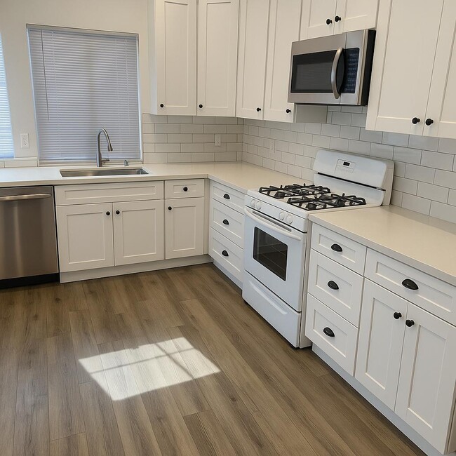 Foto del edificio - 1336 W 22nd St