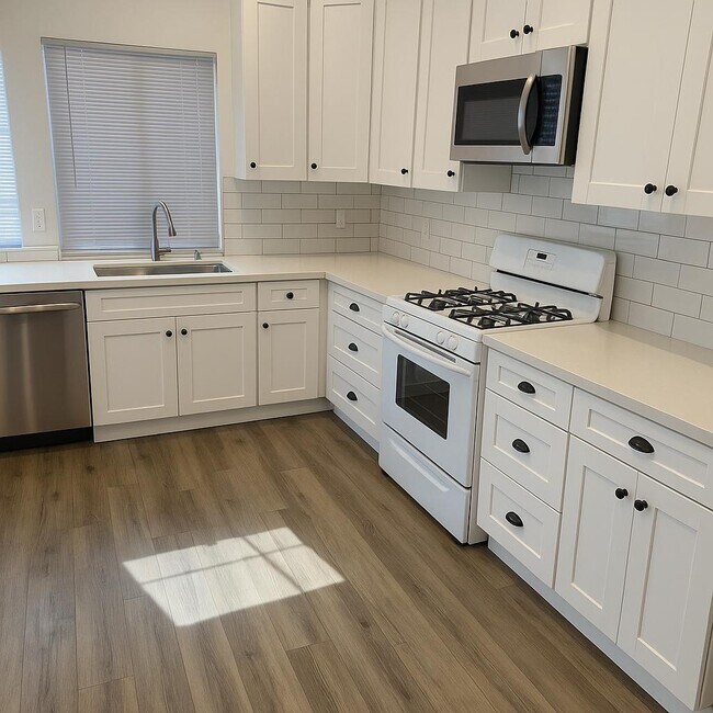 Foto del edificio - 1336 W 22nd St