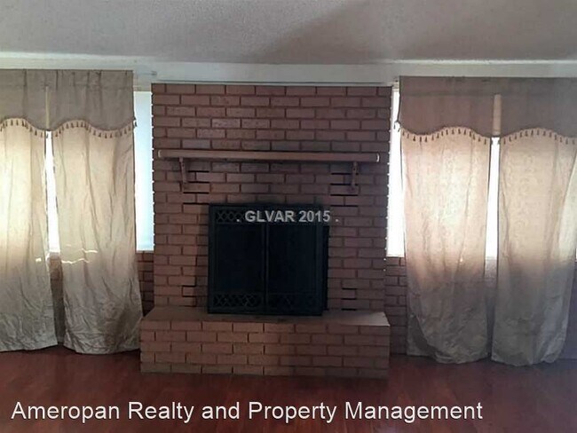 Foto del edificio - 3 br, 2 bath House - 709 Evergreen Cr