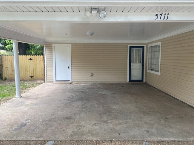 Building Photo - 5711 Scottsdale Ave