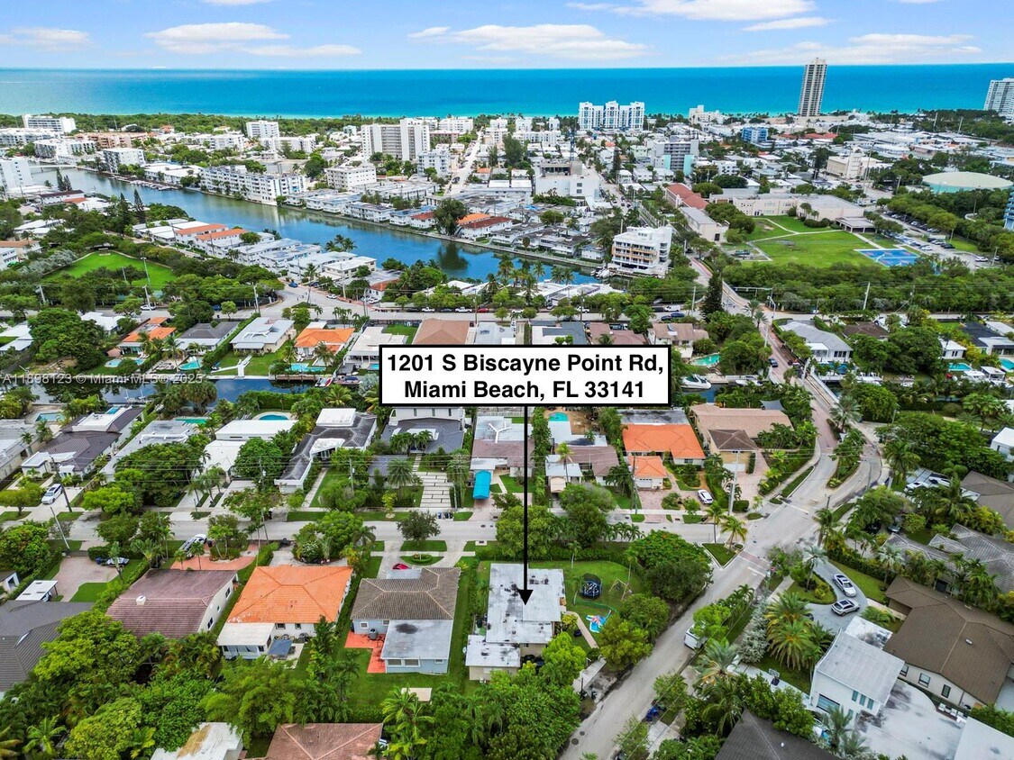 Foto principal - 834 Raymond St