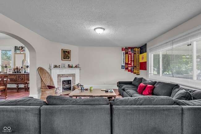 Building Photo - 2508 Carrollton Ave