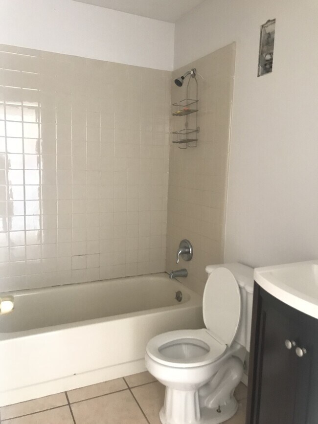 Foto del edificio - 4705 Almond Willow Dr