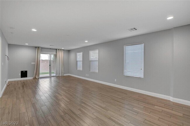 Building Photo - 10180 W Glen Aire Ave
