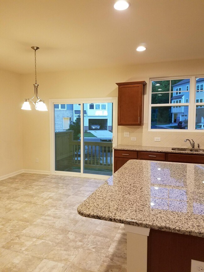 Building Photo - 1437 Salem Creek Dr