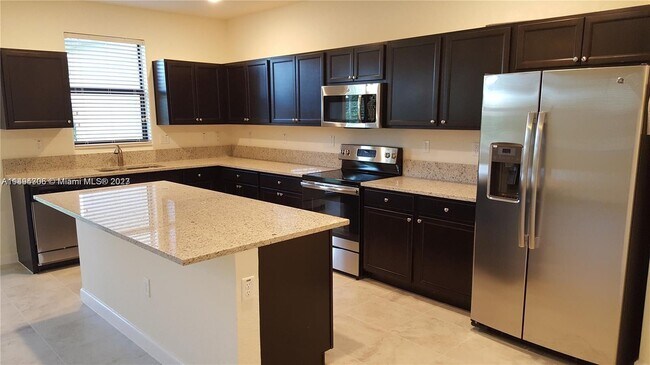 Foto del edificio - 3472 SE 3rd St