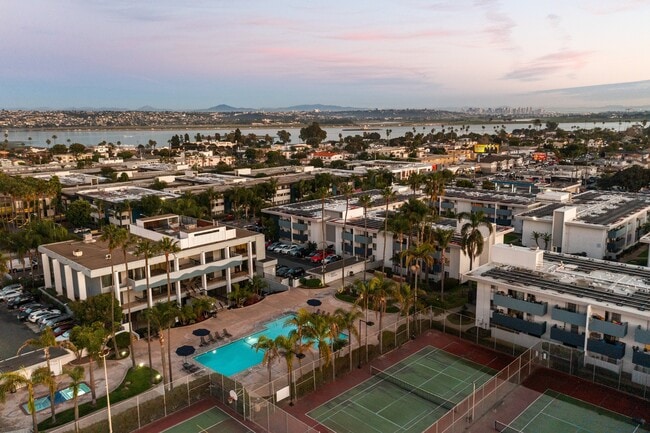 Building Photo - Bay