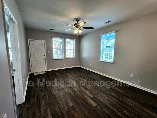 Building Photo - 3303 Burroughs St