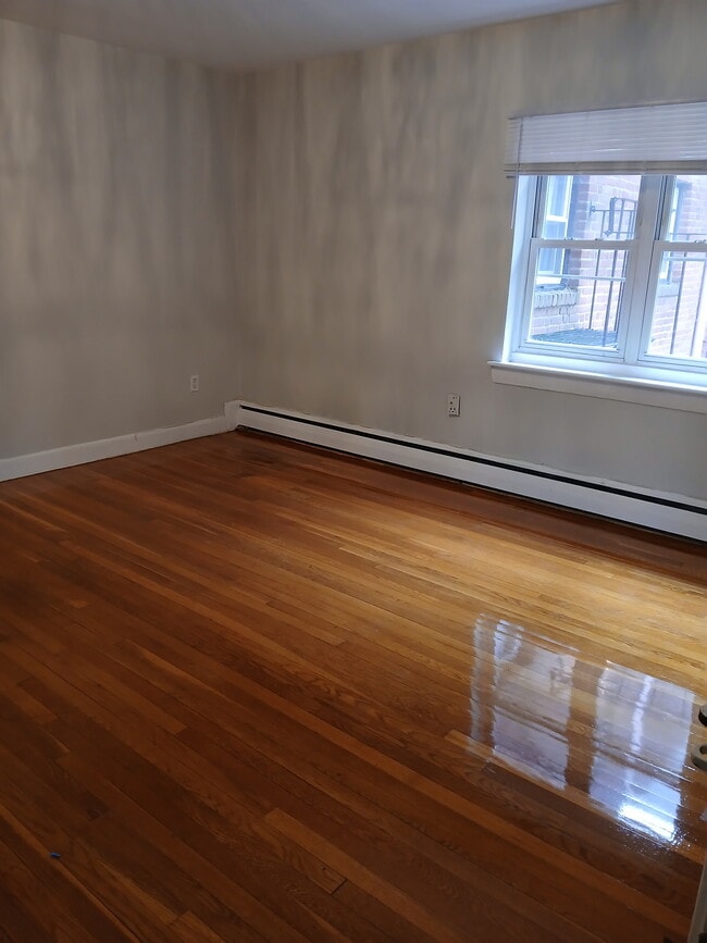 Building Photo - 19 Alton Pl