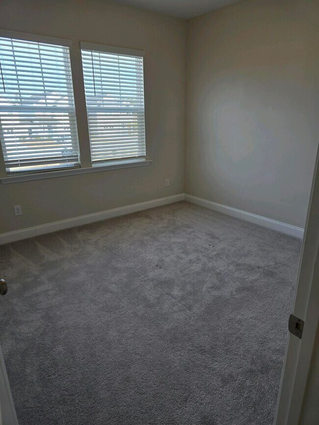 Building Photo - Exclusive 4-Bedroom Home in Hawthorne Landing with Luxury Upgrades & Spacious Amenities!