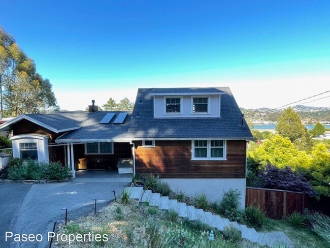 Building Photo - 4 br, 2.5 bath House - 211 California Ave