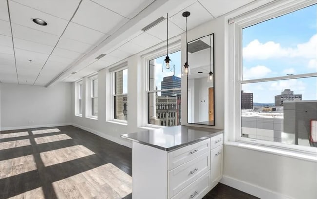 Foto del edificio - 108 W Jefferson St