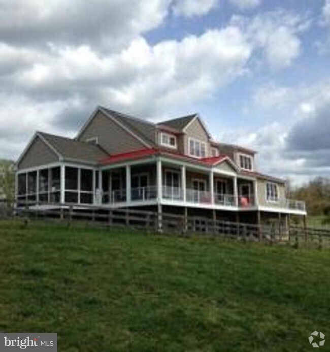 Apartments For Rent in Harwood, MD with a Swimming Pool 1 Rentals