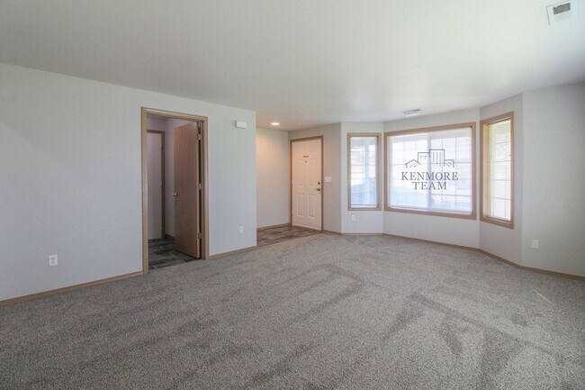 Building Photo - 5108 Montague Ln