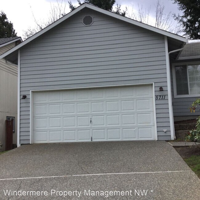 Foto del edificio - 3 br, 2 bath House - 5711 10th Dr. W