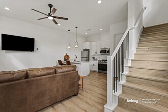 Building Photo - 203 Danna Ln