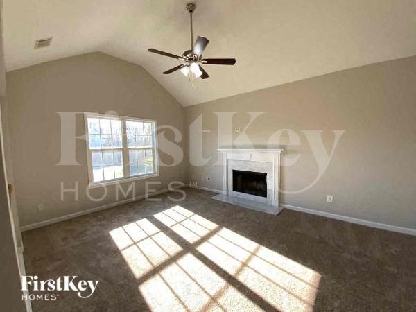 Foto del edificio - 3742 Legacy Walk Dr