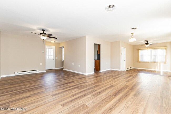 Building Photo - 49 Westport Dr