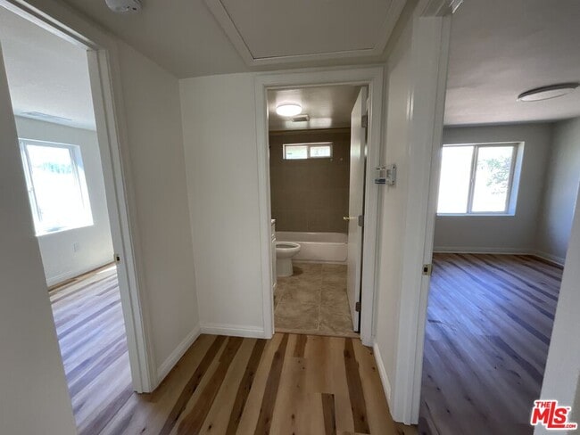 Foto del edificio - 8527 Arrow Blvd