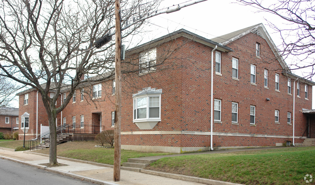Foto del edificio - 70 Turner Ave