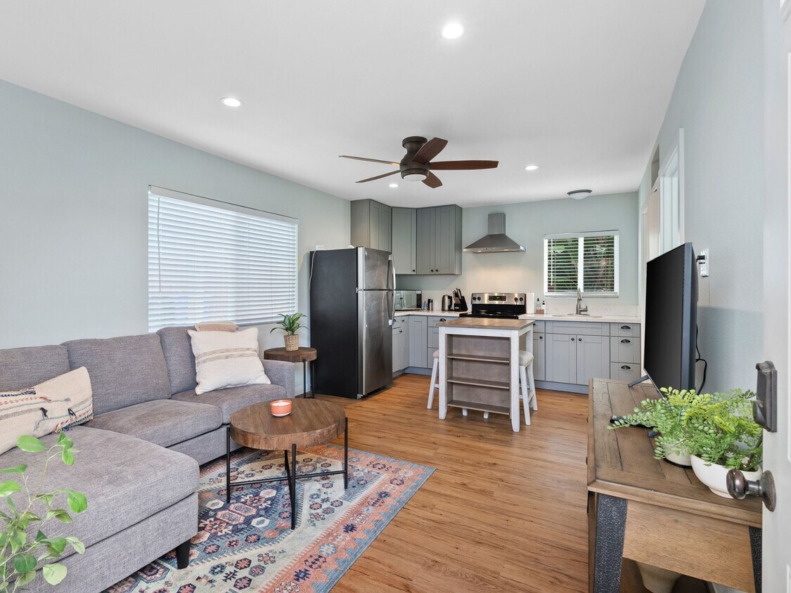 Foto principal - 2336 Denver St