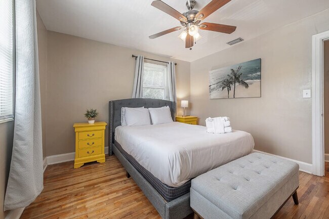 Foto del edificio - 619 Swann Dr