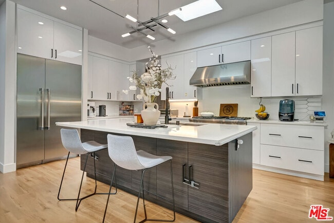 Building Photo - 4203 Saugus Ave