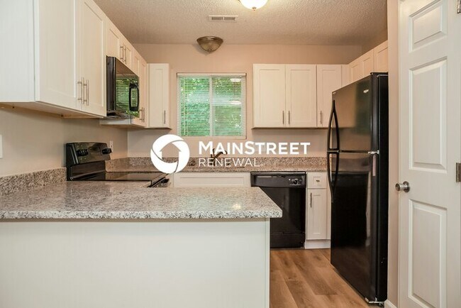 Building Photo - 3 Bedroom Pet-Friendly Home in Huntersville, NC with Main Street Renewal