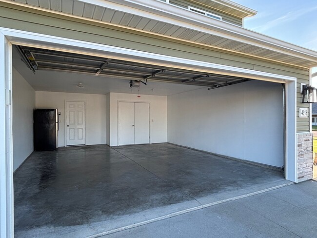 Building Photo - 4918 Souris St