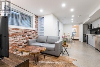 Building Photo - 180 Maria St Building Photo - 180 Maria St