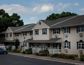 Building Photo - 280 Bellmore St