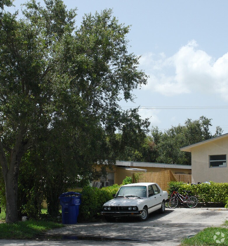 Building Photo - 6203 Arthur St