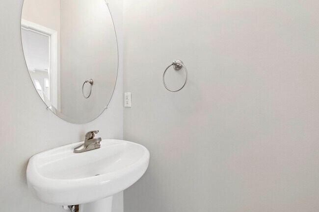 Foto del edificio - Gorgeous 3BR Townhome with Fresh Updates i...