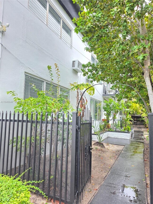 Building Photo - 824 82nd St