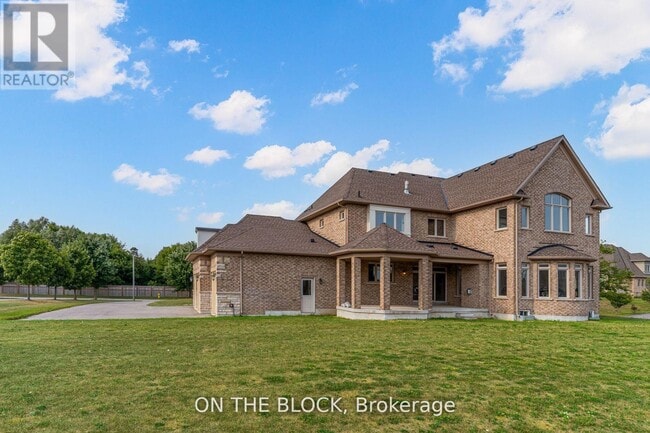 Building Photo - 24 Whitewood Dr