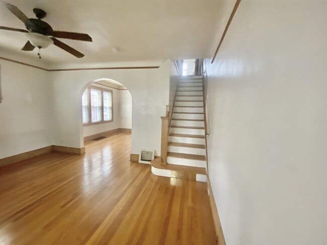 Building Photo - 333 Orange St