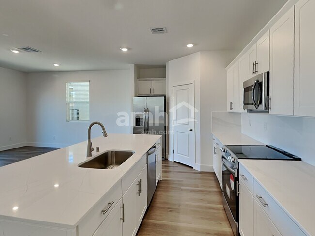 Building Photo - 11083 S Sanaco Ct