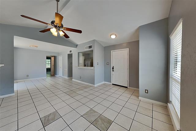 Building Photo - 420 Dollins St