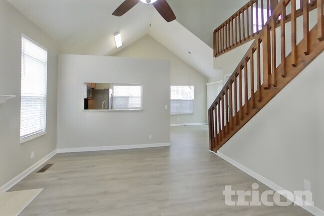 Foto del edificio - 5713 Briarwick Ct