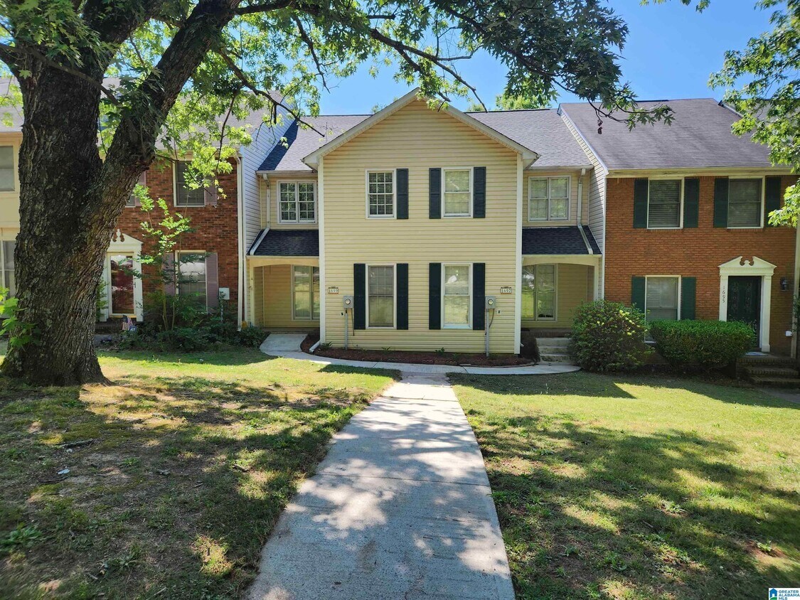 1699 Ashwood Ln, Birmingham, AL 35209 Townhome Rentals in Birmingham