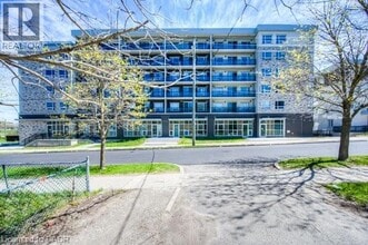 Building Photo - 275 Larch St